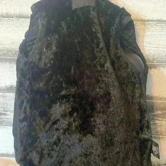 Women’s outer edge vest size medium - Picture 2 of 2